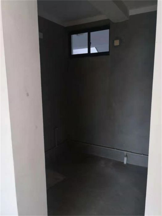 星湖花园 3室2厅2卫 205.3m&sup2;