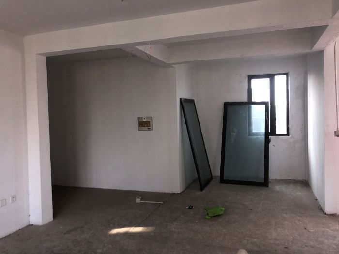 莱茵河畔 4室2厅2卫 135m&sup2;