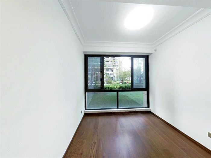 雍华府 3室2厅2卫 135m&sup2;