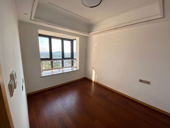 中南世纪花城三期 4室2厅2卫 177m&sup2;