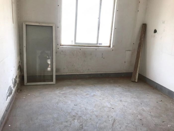 外滩小区 5室3厅2卫 222m²