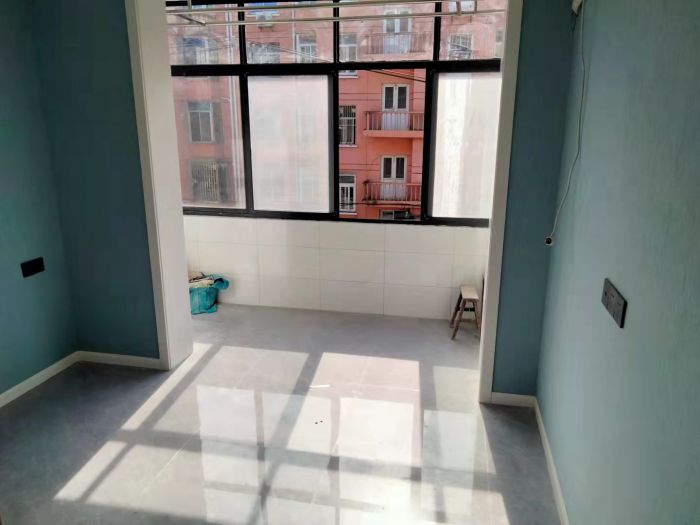 易家桥新村 2室1厅1卫 61m&sup2;