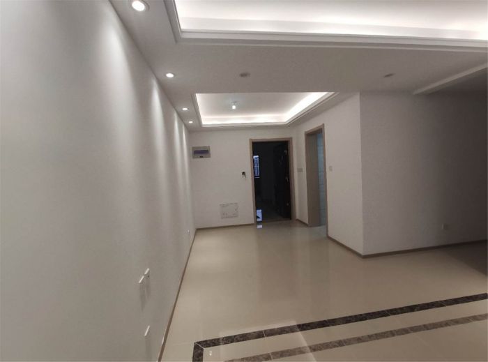 云樾东方 3室2厅1卫 95m&sup2;