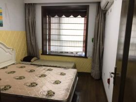 都市华城 4室2厅3卫 210m&sup2;