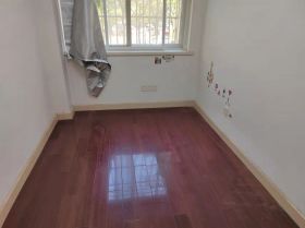 春晖花园 3室2厅1卫 136m&sup2;