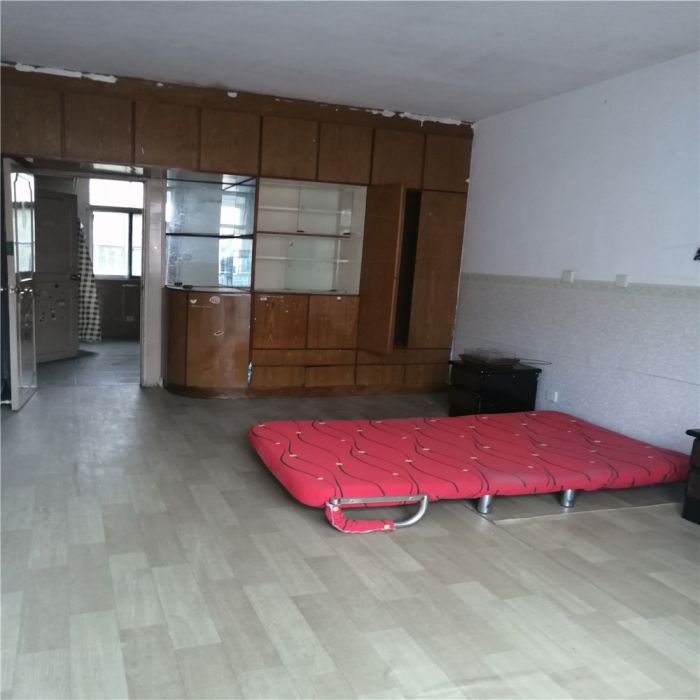 易家桥新村 2室1厅1卫 56m&sup2;