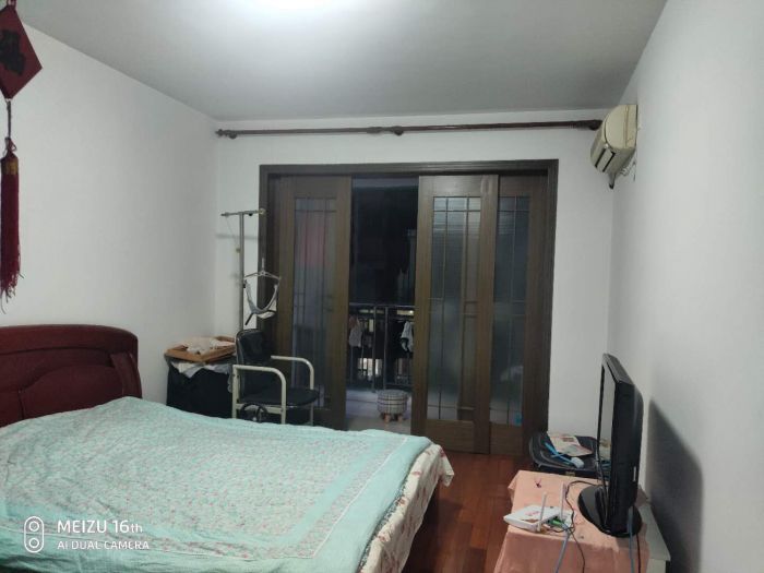 天地华庭 4室2厅2卫 163m&sup2;