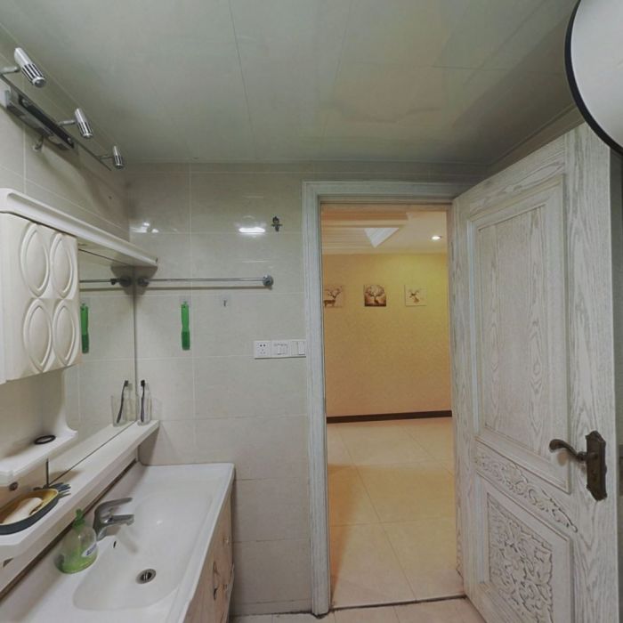 高迪晶城 3室2厅1卫 127.2m&sup2;