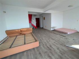 优山美地花园 4室2厅2卫 210m²