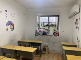 三里墩花苑 3室1厅1卫 136m&sup2;