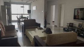 王府大厦 3室2厅2卫 183m&sup2;