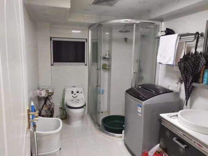 鸿运大厦 4室2厅2卫 158m&sup2;