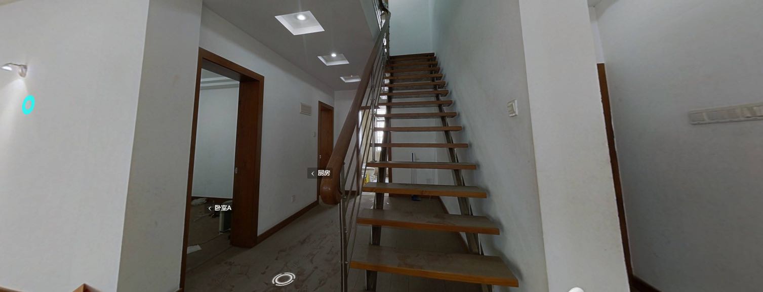 鸿运城市花苑 3室2厅2卫 215.83m&sup2;