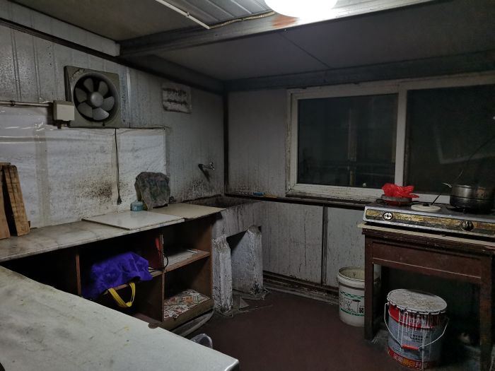 新龙花苑 6室3厅3卫 223.24m&sup2;
