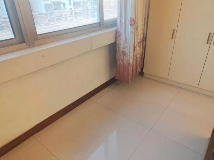 濠滨花园 3室2厅1卫 129m&sup2;