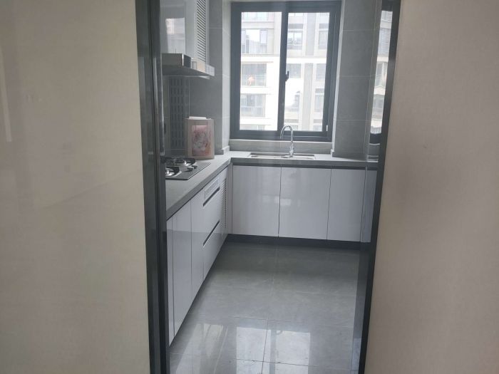 万科翡翠公园 3室2厅2卫 105m&sup2;