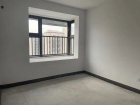 绿地新里城 3室2厅2卫 106m&sup2;