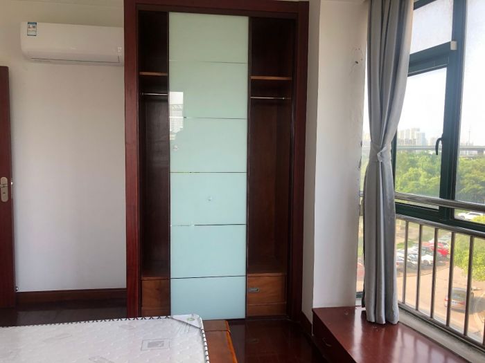 凤凰莱茵苑 3室2厅2卫 149m&sup2;