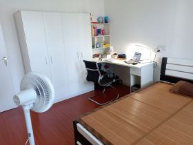 春天花园 3室2厅1卫 75m&sup2;