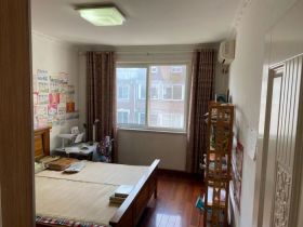 星湖花园 4室2厅2卫 180.00m&sup2;