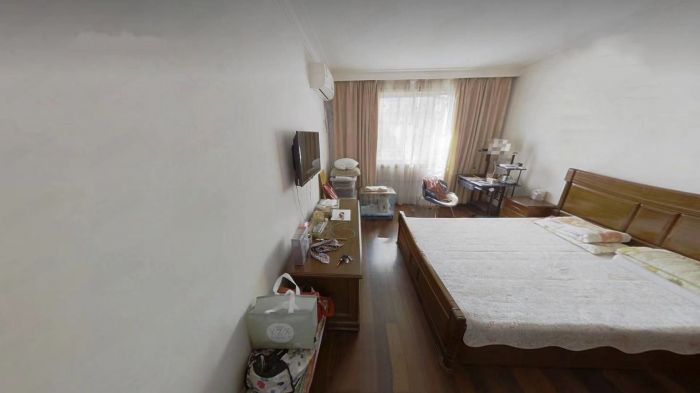 阳光花园 4室2厅2卫 148m&sup2;