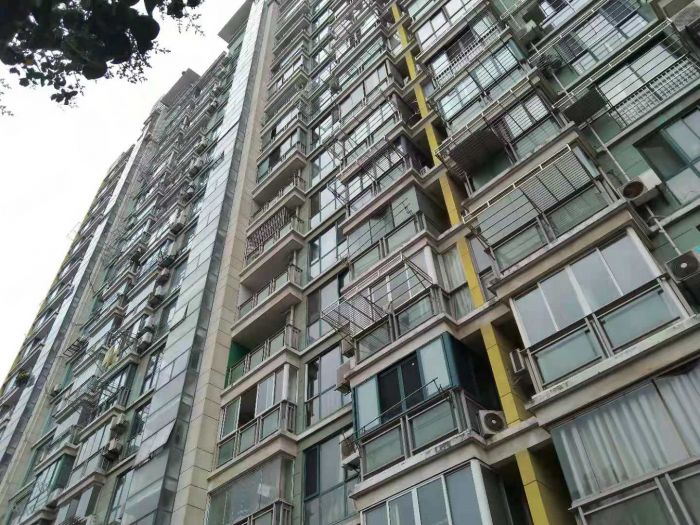 东方鑫乾大厦 3室2厅2卫 140m&sup2;