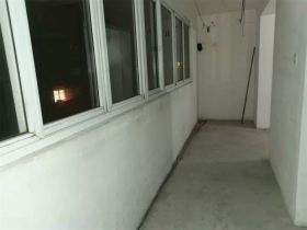 滨江花园 3室2厅1卫 130m&sup2;