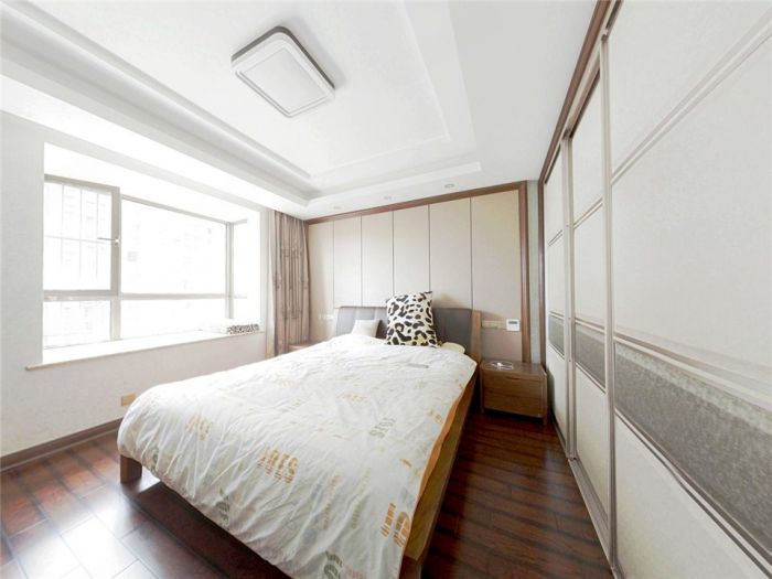 华强城 4室2厅2卫 159m&sup2;