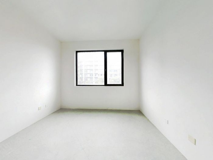 万濠山庄 3室2厅2卫 143m&sup2;