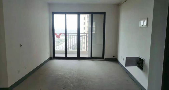 绿地新里城 3室2厅1卫 106m&sup2;