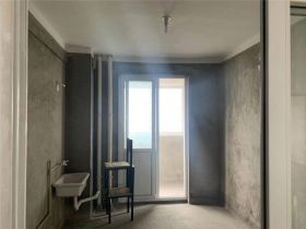 幸福新居 3室2厅1卫 135m&sup2;