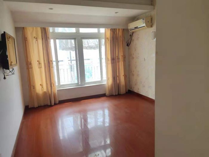 天山花苑 4室2厅1卫 105m&sup2;