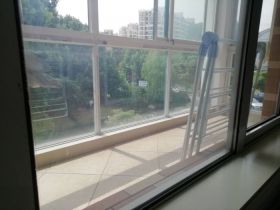 凤凰莱茵苑 4室2厅3卫 210.58m&sup2;