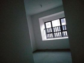 盛和九里香堤 3室2厅2卫 124m&sup2;