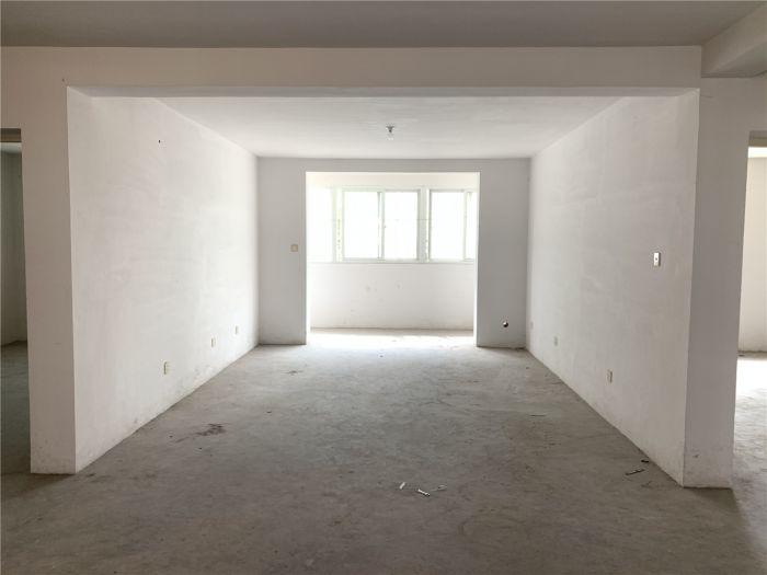 天山花苑 3室1厅1卫 142m&sup2;