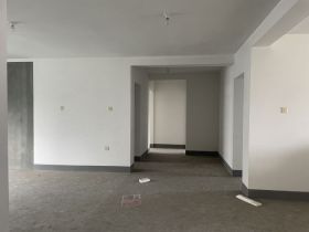 东昇花园 3室2厅2卫 159m&sup2;