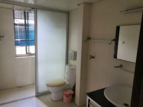 前景花苑 3室2厅1卫 137m&sup2;