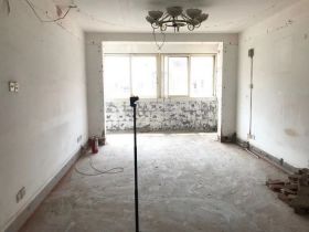外滩小区 5室3厅2卫 222m²