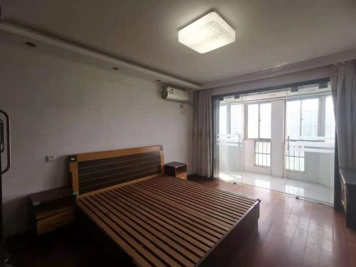 天都花苑 3室2厅2卫 90.00m&sup2;