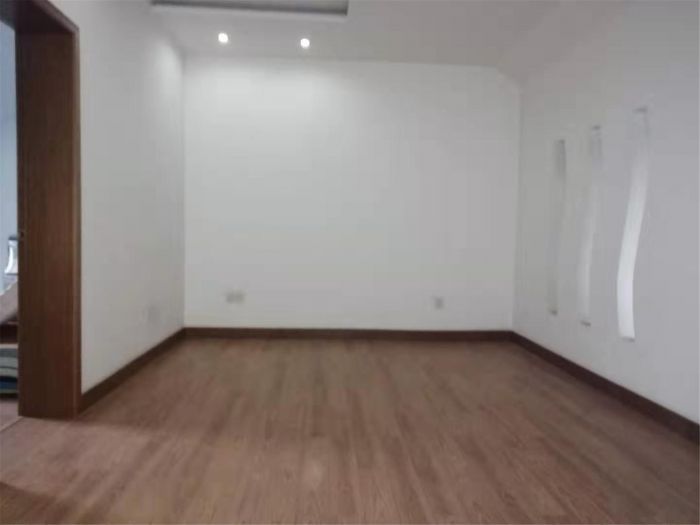 紫东花苑 3室2厅2卫 126.00m&sup2;