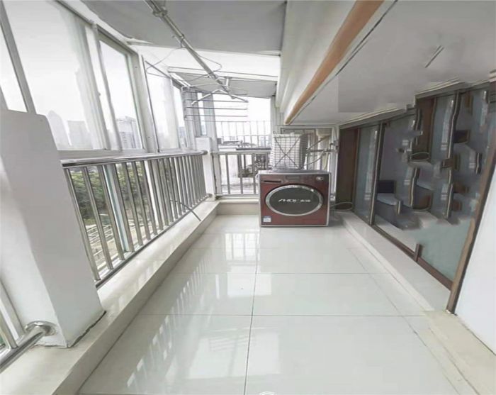 世纪新城 5室1厅1卫 208m&sup2;