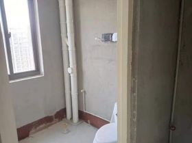 兴石花园 3室2厅1卫 129m&sup2;