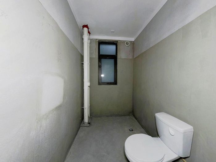 华强城 3室2厅1卫 107m&sup2;