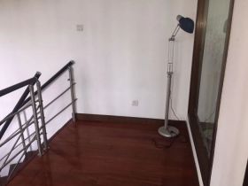 天安花园 4室2厅3卫 225.00m&sup2;
