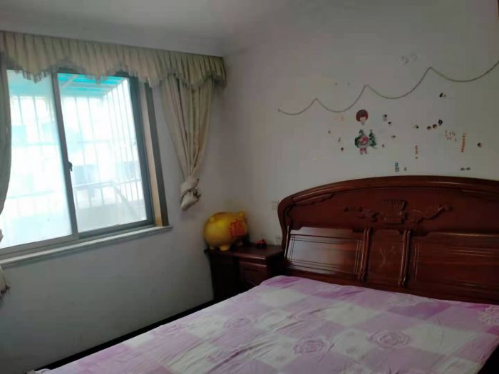 新胜花苑 3室2厅1卫 125m&sup2;
