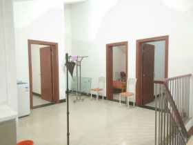 新胜花苑 5室2厅1卫 125m&sup2;