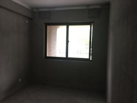 华强城 3室2厅1卫 108m&sup2;