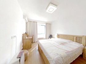 星湖花园 4室2厅2卫 188.88m&sup2;