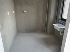 红星嘉苑 3室2厅2卫 131m&sup2;