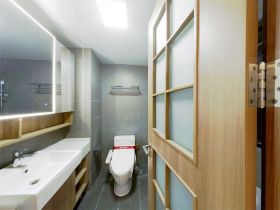 雍华府 4室2厅2卫 135m&sup2;